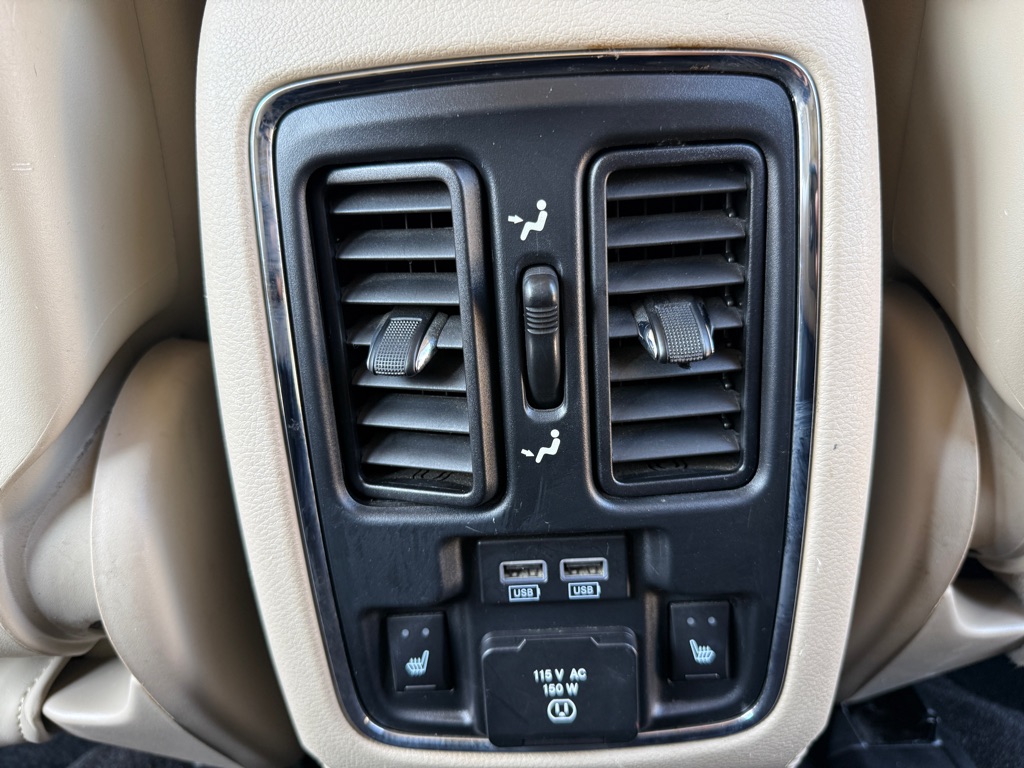 Photo 12 of this JEEP GRAND CHEROKEE
