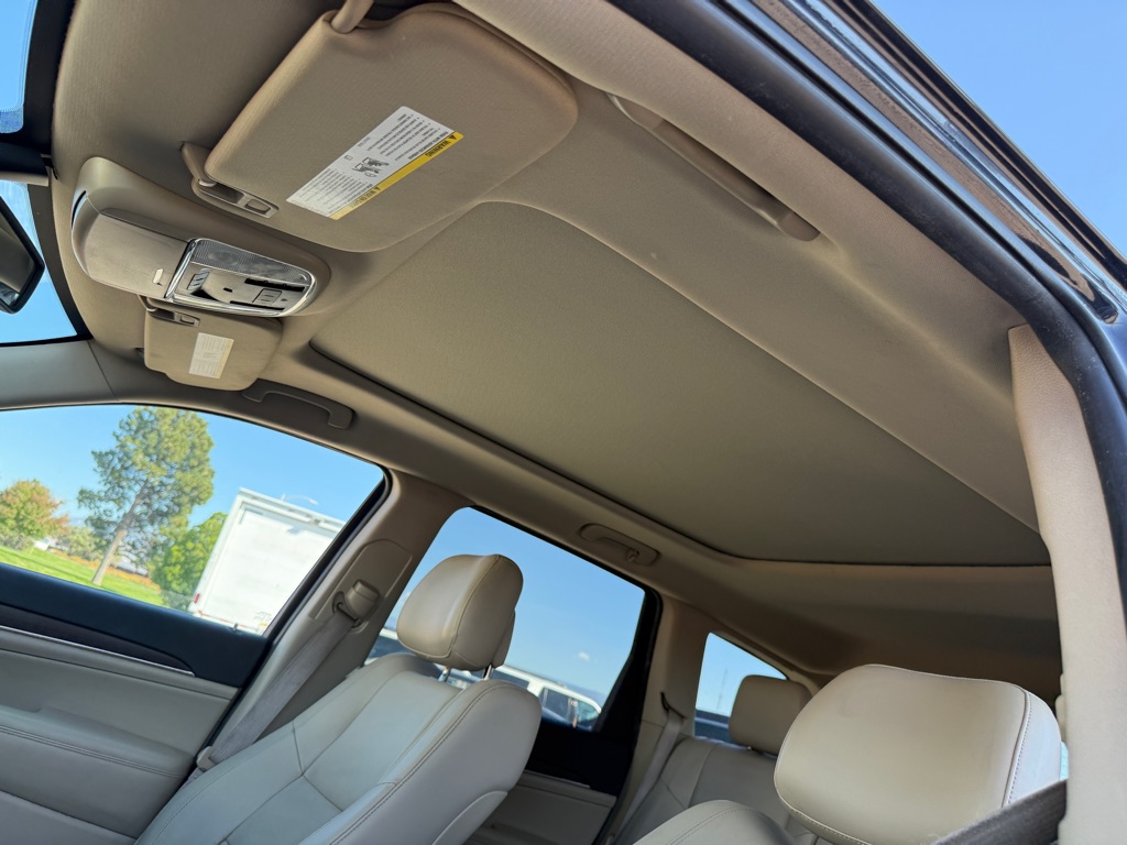 Photo 14 of this JEEP GRAND CHEROKEE