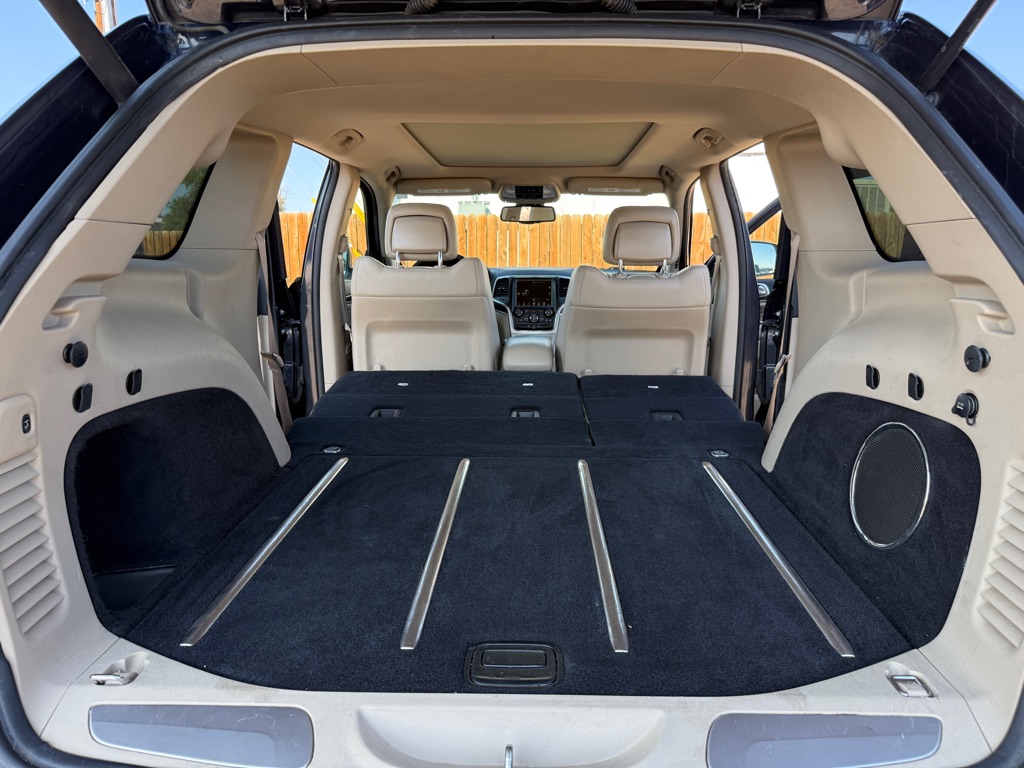 Photo 19 of this JEEP GRAND CHEROKEE