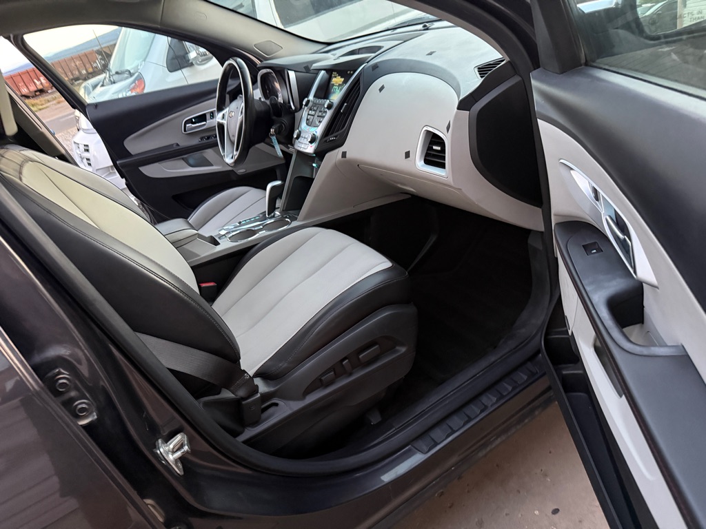 Photo 11 of this CHEVROLET EQUINOX