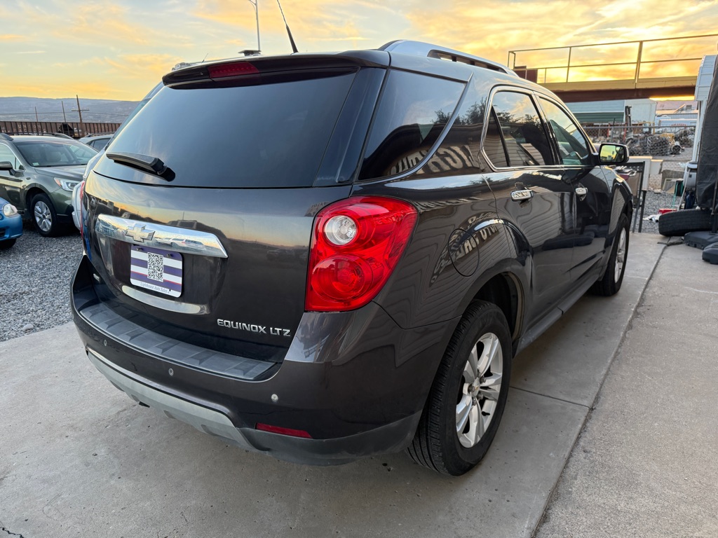 Photo 3 of this CHEVROLET EQUINOX