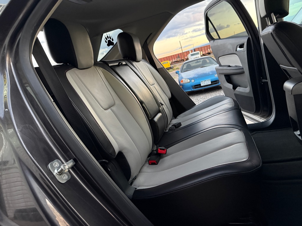 Photo 10 of this CHEVROLET EQUINOX