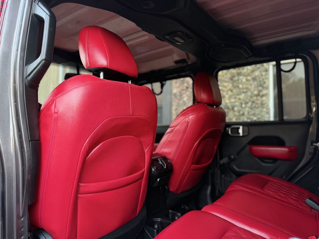 Photo 13 of this JEEP WRANGLER UNLIMI