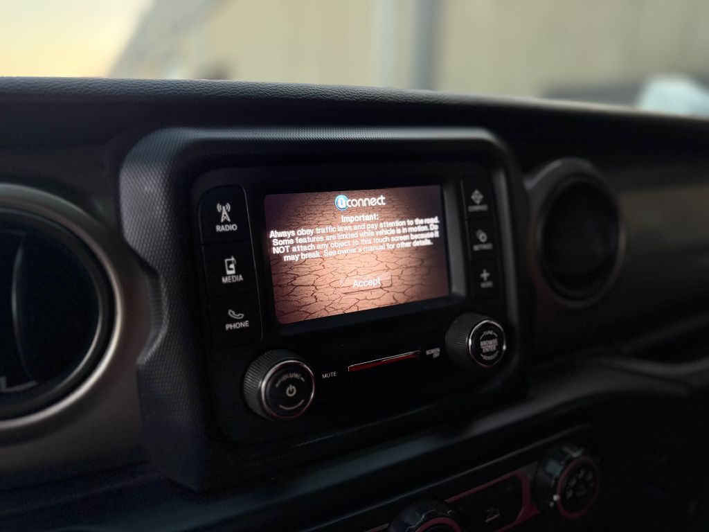 Photo 19 of this JEEP WRANGLER UNLIMI