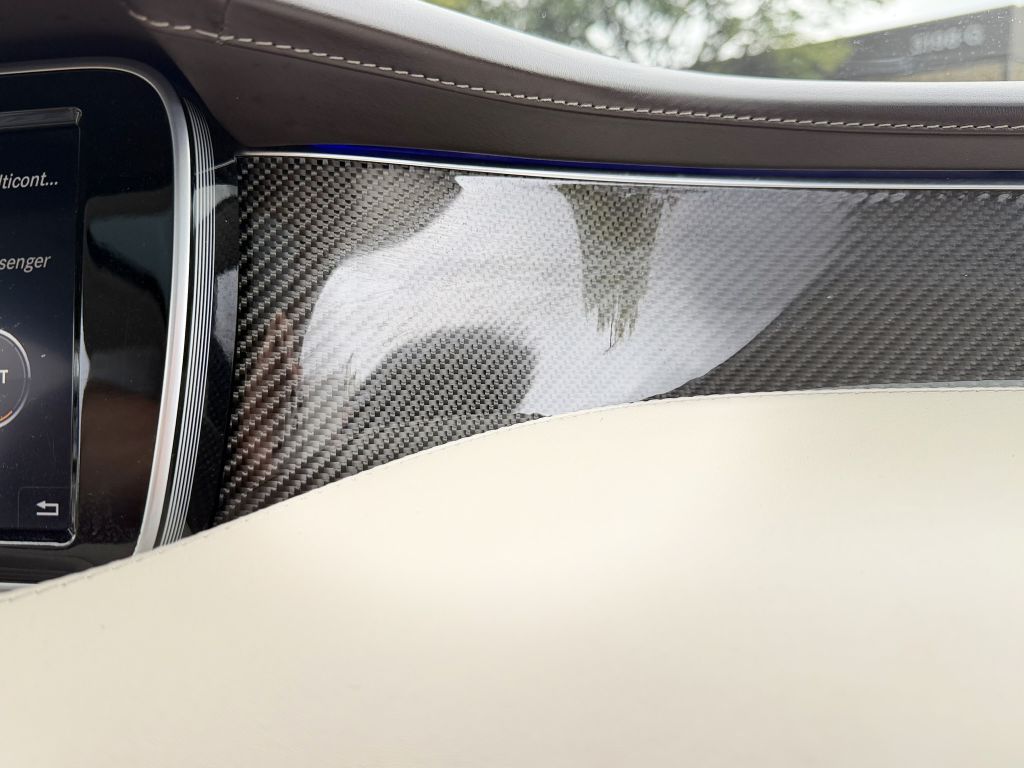 Photo 34 of this MERCEDES-BENZ S-CLASS