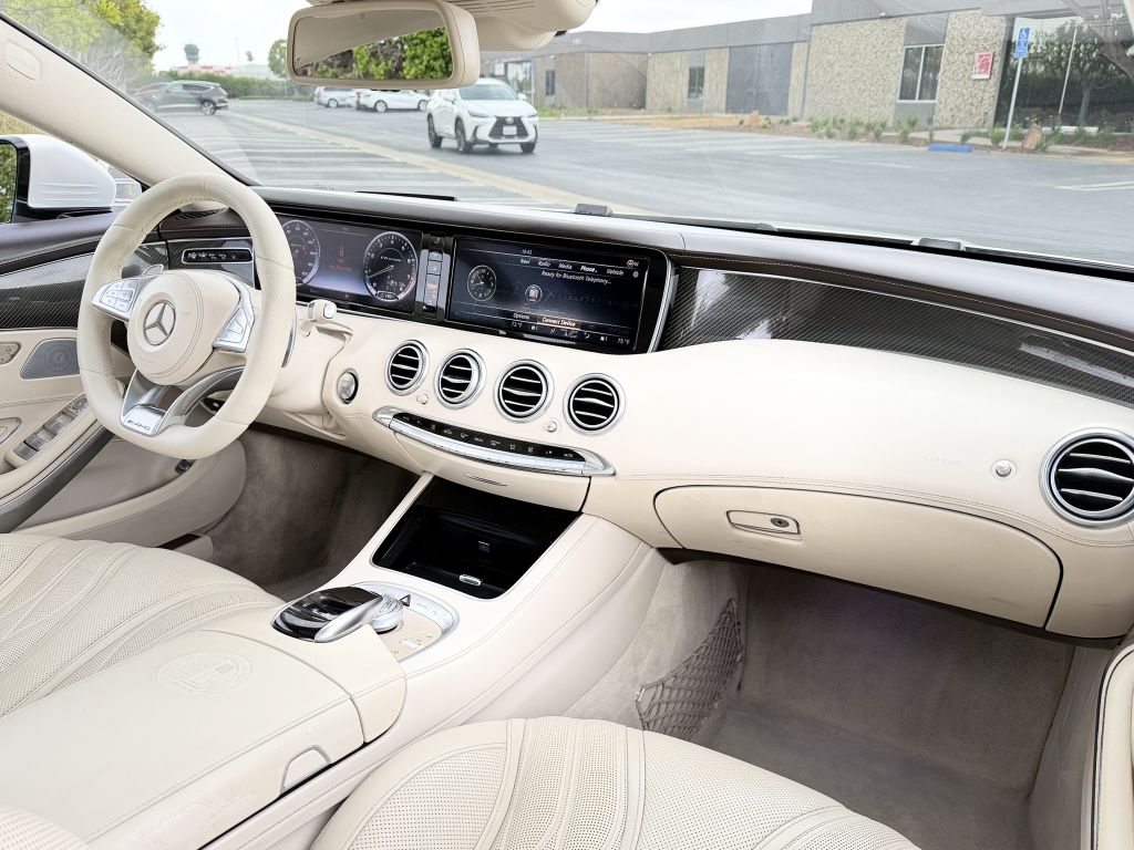 Photo 38 of this MERCEDES-BENZ S-CLASS