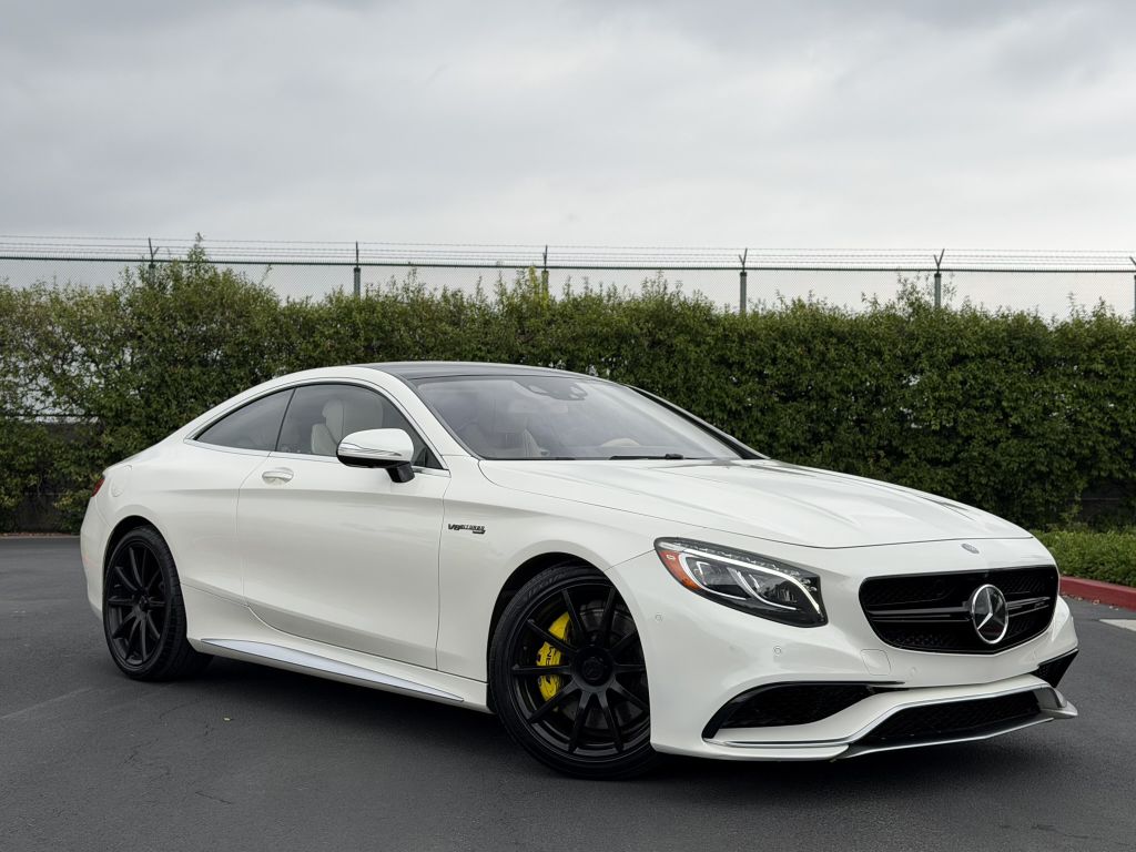 Photo 2 of this MERCEDES-BENZ S-CLASS