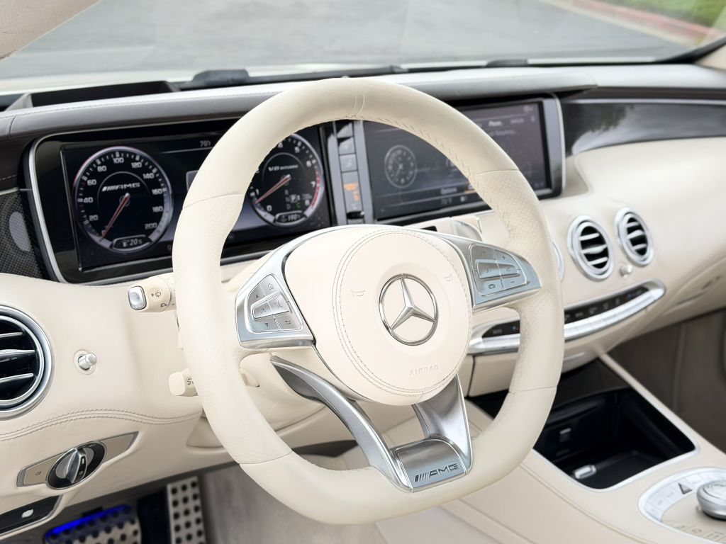 Photo 17 of this MERCEDES-BENZ S-CLASS