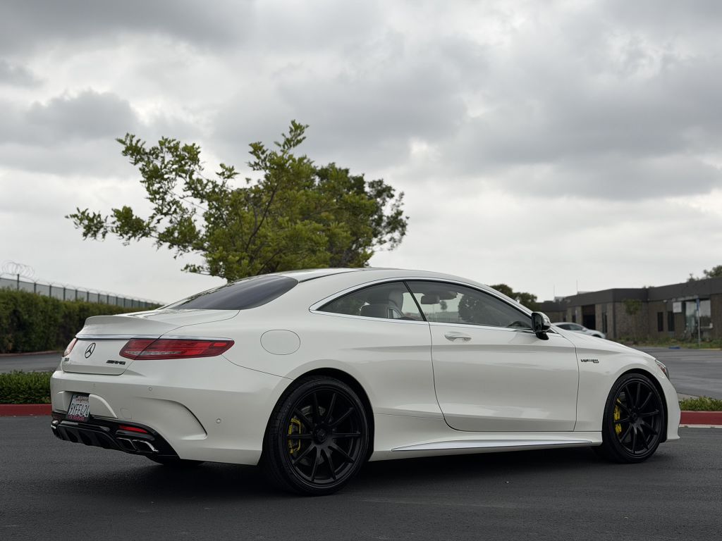 Photo 13 of this MERCEDES-BENZ S-CLASS