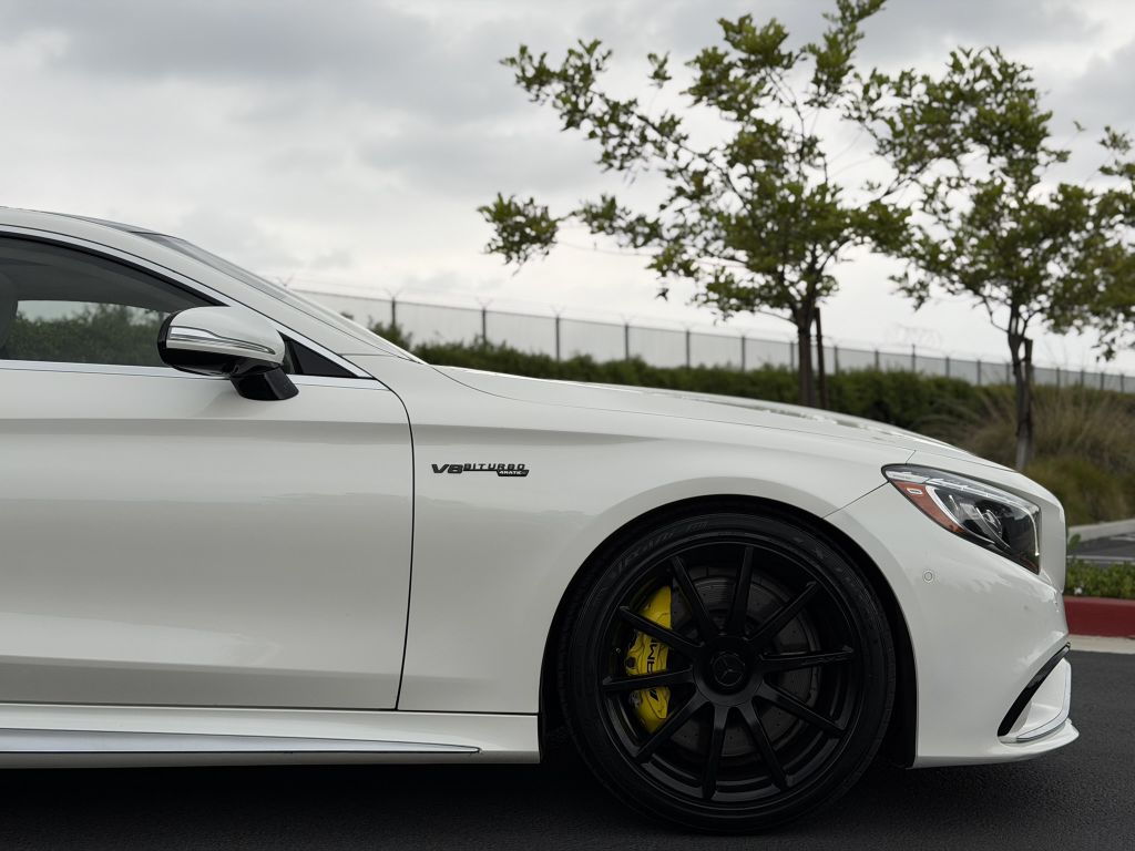 Photo 14 of this MERCEDES-BENZ S-CLASS