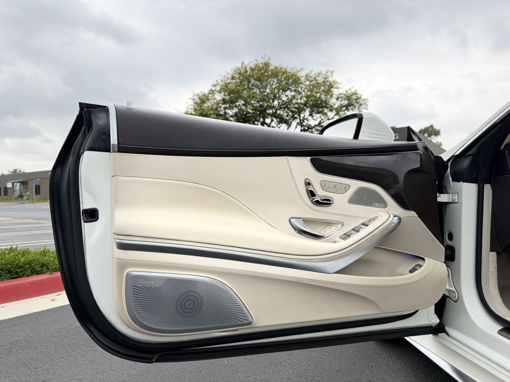 Photo 22 of this MERCEDES-BENZ S-CLASS