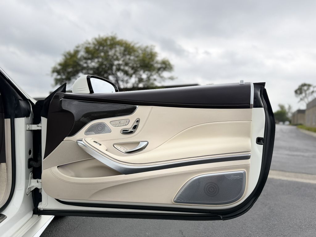 Photo 27 of this MERCEDES-BENZ S-CLASS