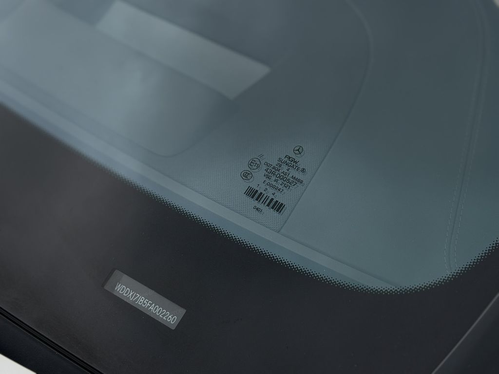 Photo 33 of this MERCEDES-BENZ S-CLASS