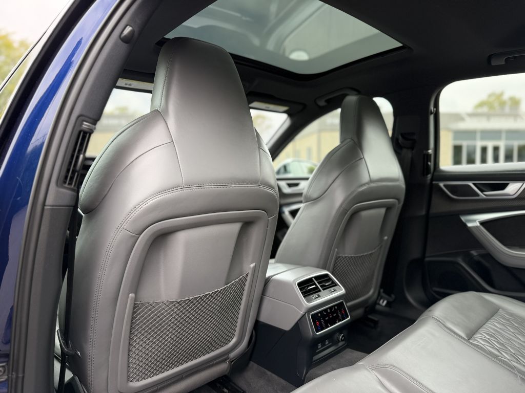 Photo 14 of this AUDI S6