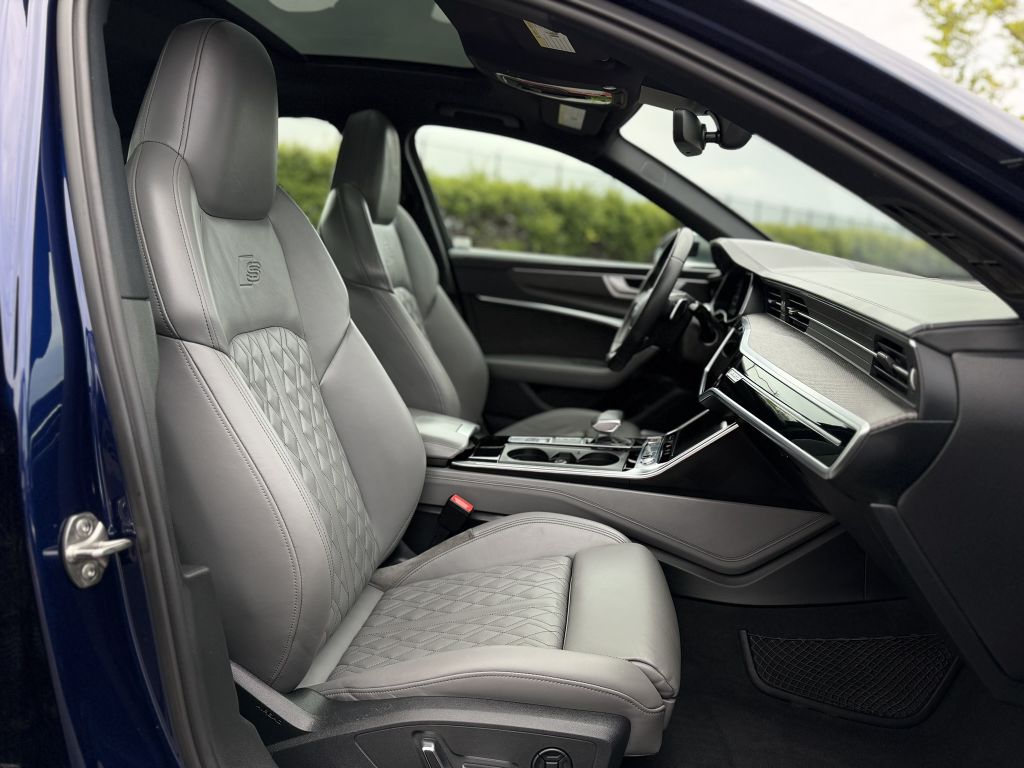 Photo 22 of this AUDI S6