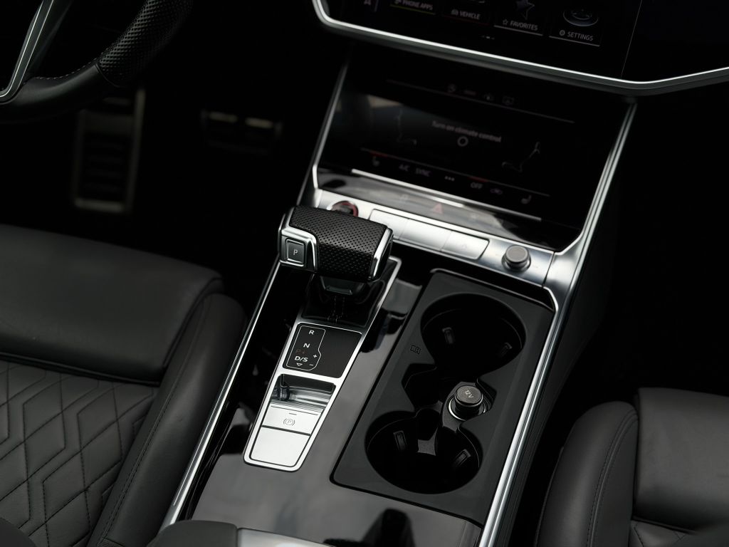 Photo 31 of this AUDI S6