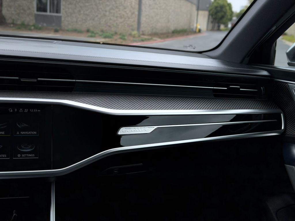 Photo 32 of this AUDI S6