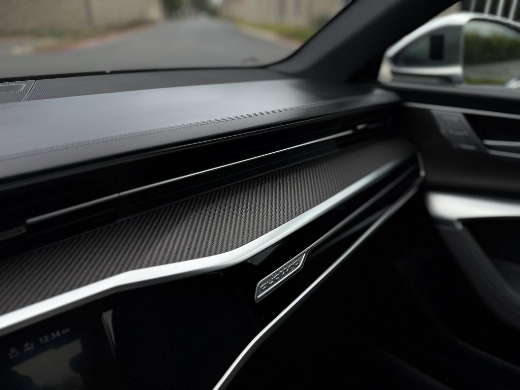 Photo 36 of this AUDI S6