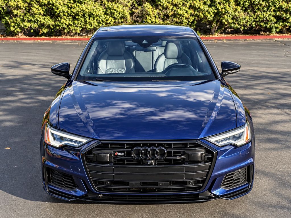 Photo 2 of this AUDI S6