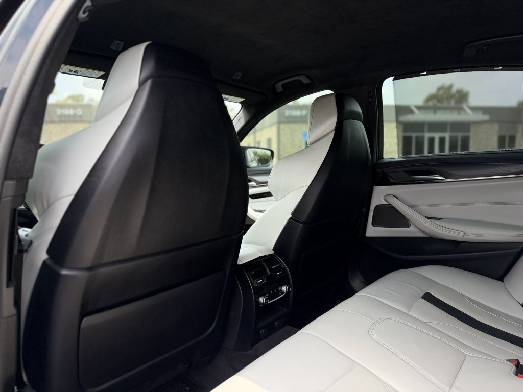 Photo 17 of this BMW M5