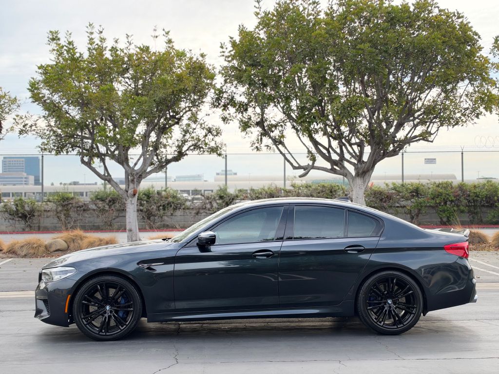Photo 10 of this BMW M5