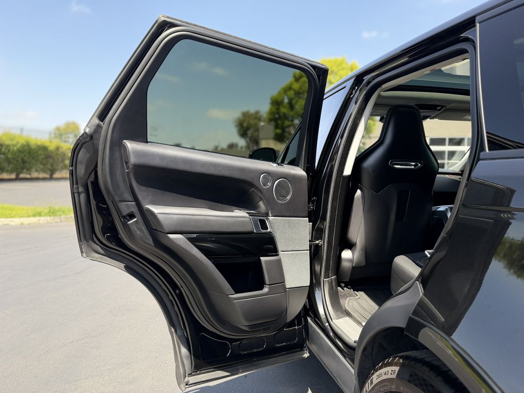 Photo 16 of this LAND ROVER RANGE ROVER SPO