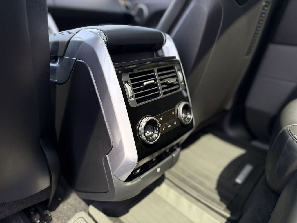 Photo 18 of this LAND ROVER RANGE ROVER SPO