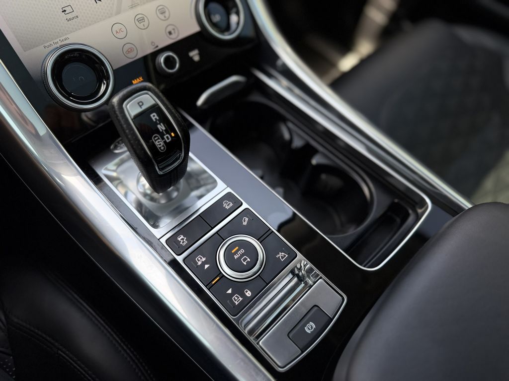 Photo 22 of this LAND ROVER RANGE ROVER SPO