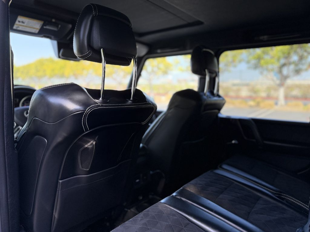 Photo 14 of this MERCEDES-BENZ G-CLASS
