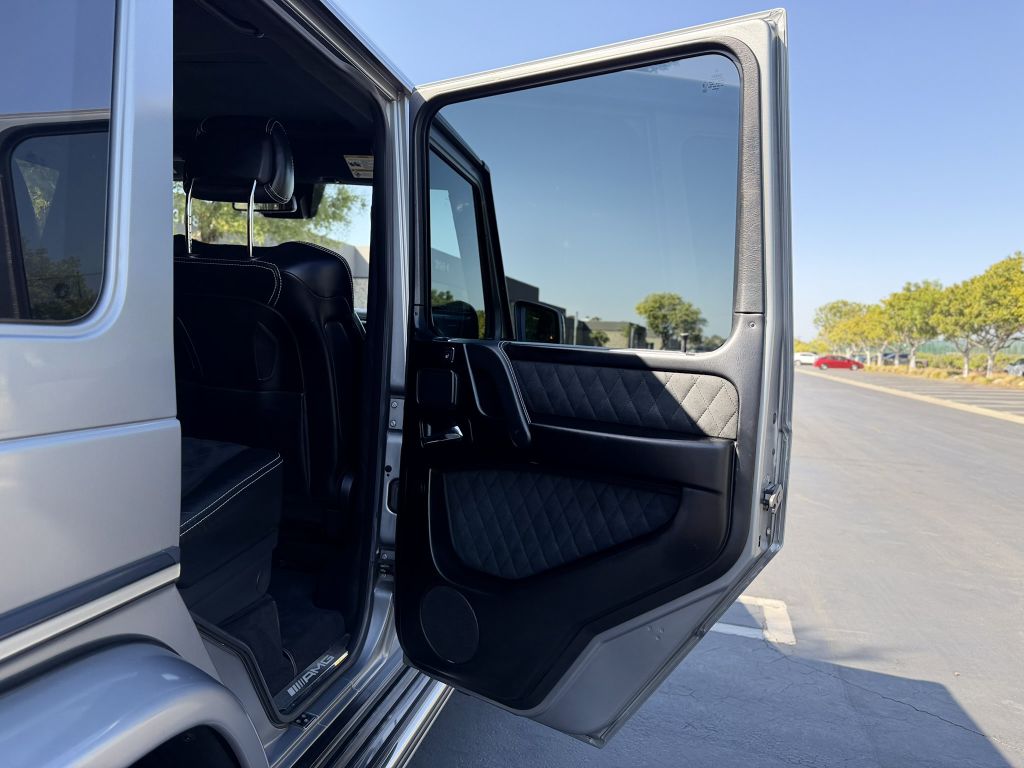 Photo 19 of this MERCEDES-BENZ G-CLASS