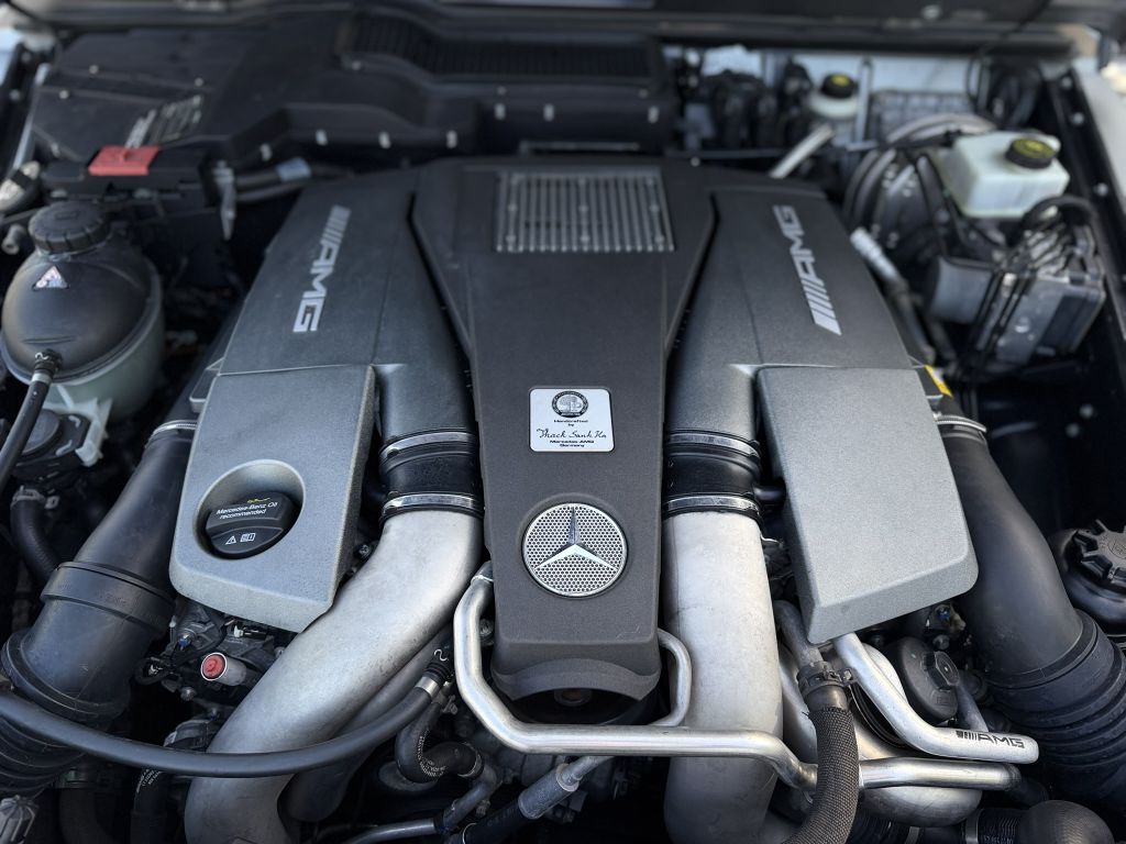 Photo 29 of this MERCEDES-BENZ G-CLASS