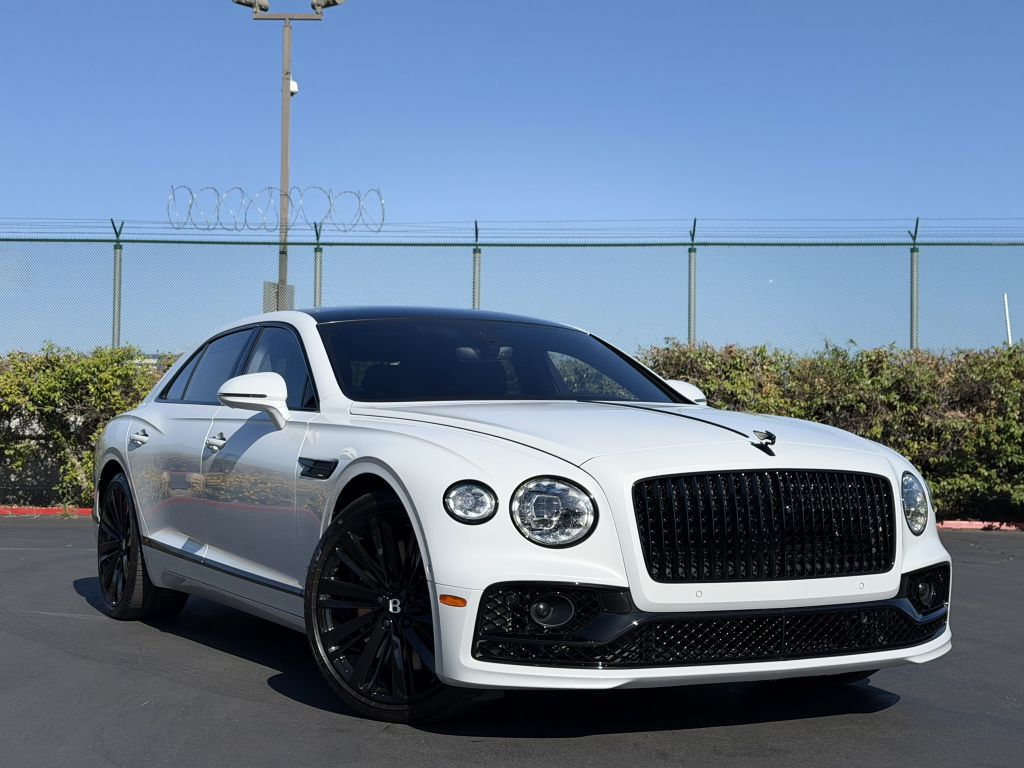 Photo 3 of this BENTLEY FLYING SPUR
