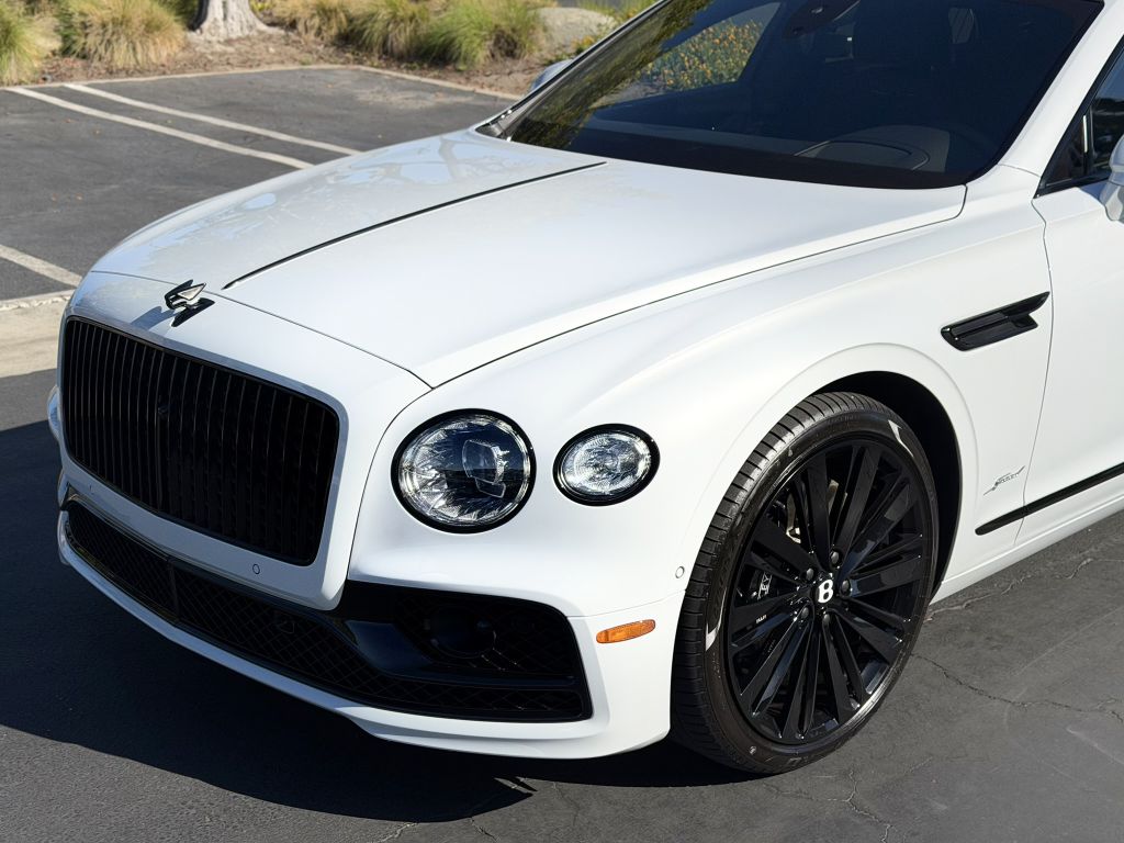 Photo 5 of this BENTLEY FLYING SPUR
