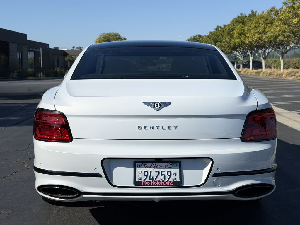 Photo 10 of this BENTLEY FLYING SPUR