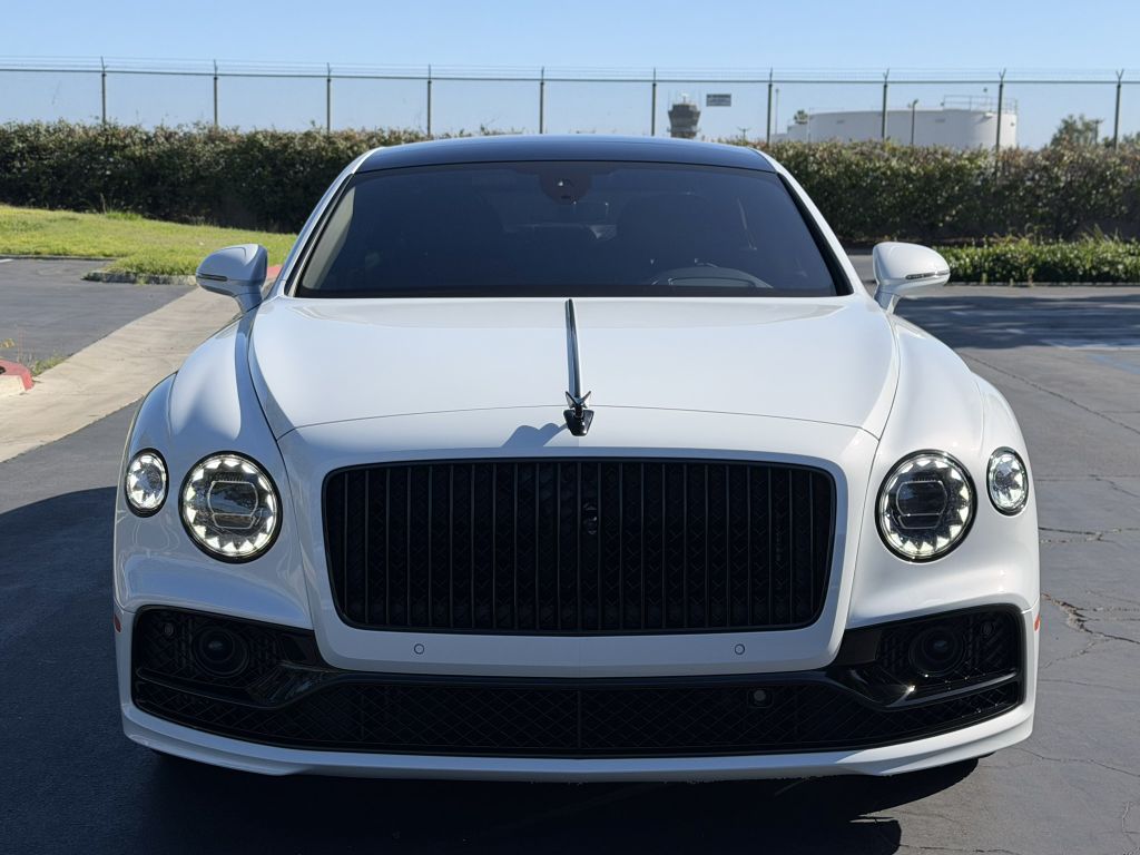 Photo 12 of this BENTLEY FLYING SPUR