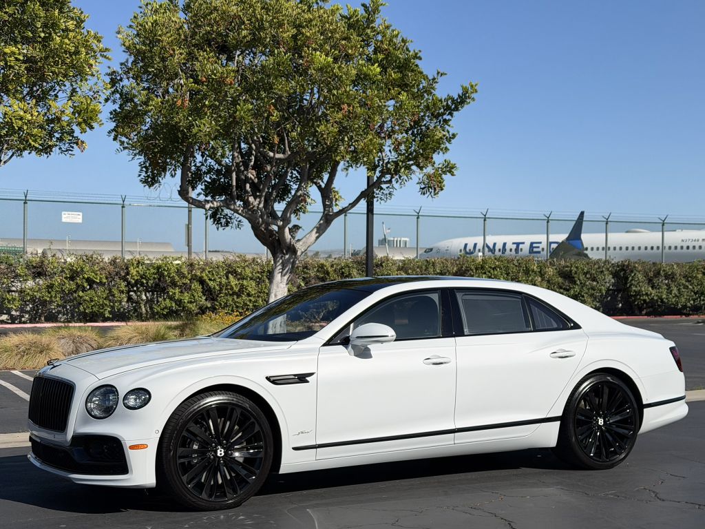 Photo 14 of this BENTLEY FLYING SPUR
