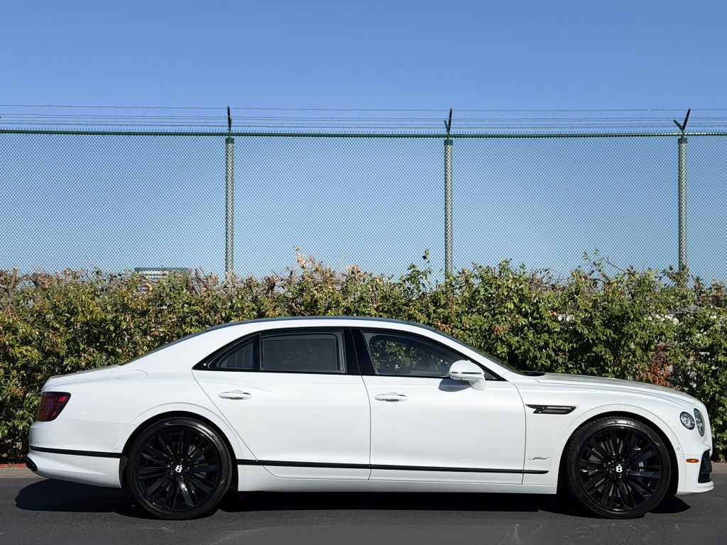 Photo 15 of this BENTLEY FLYING SPUR