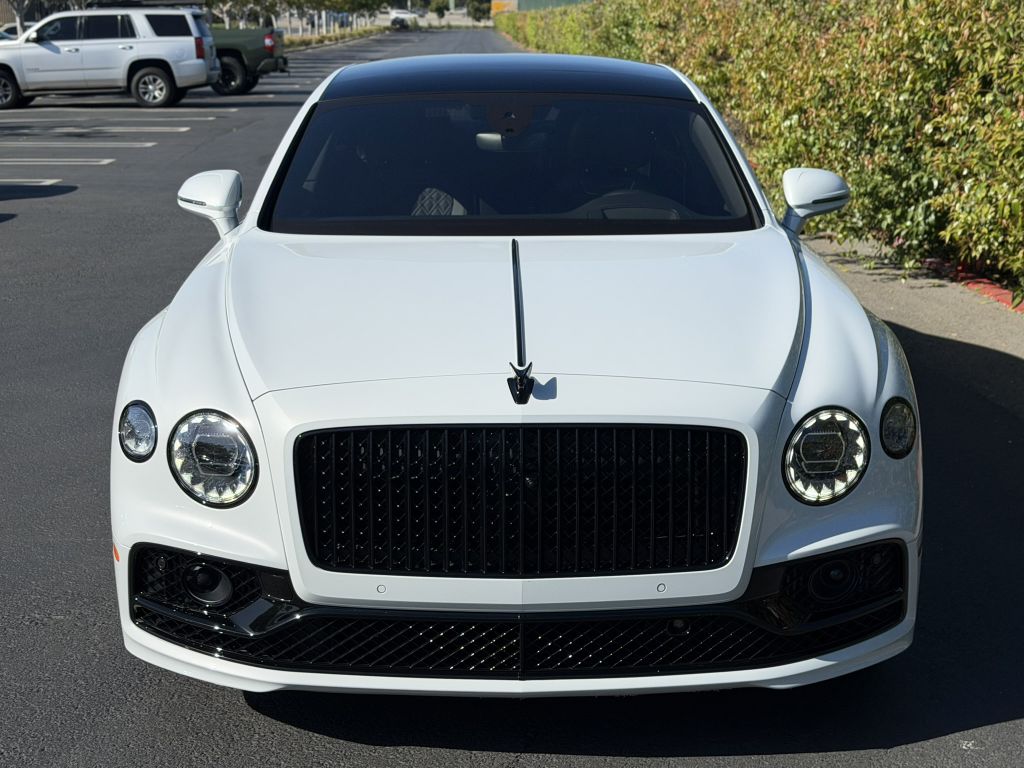 Photo 18 of this BENTLEY FLYING SPUR