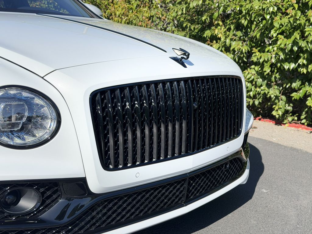 Photo 20 of this BENTLEY FLYING SPUR