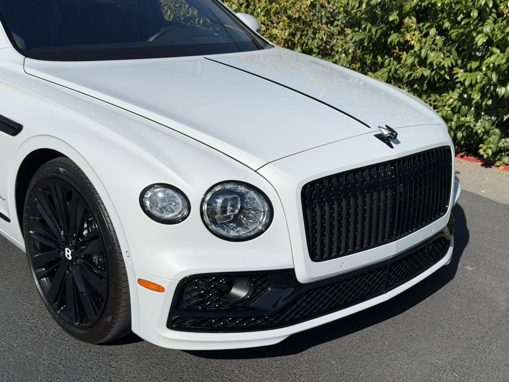 Photo 22 of this BENTLEY FLYING SPUR