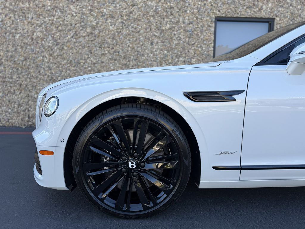 Photo 26 of this BENTLEY FLYING SPUR
