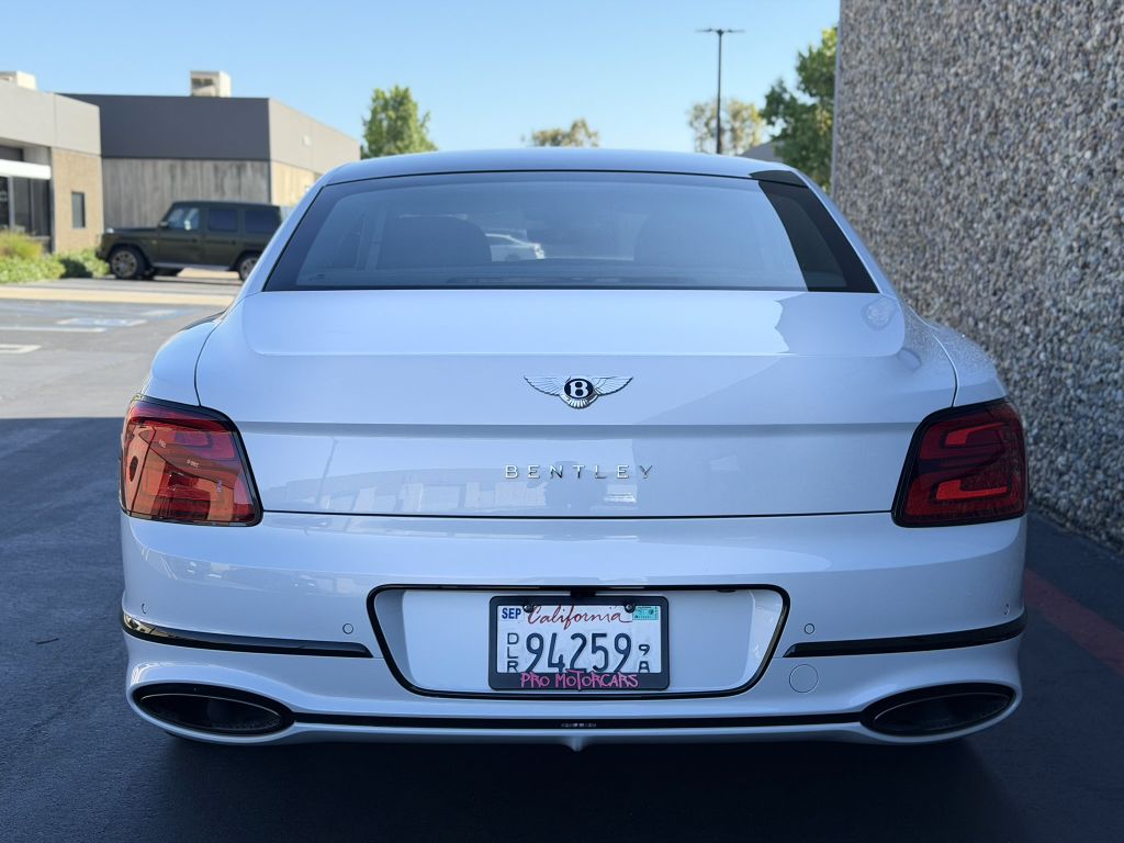 Photo 29 of this BENTLEY FLYING SPUR