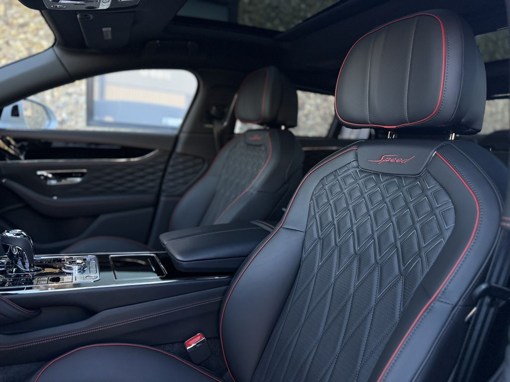 Photo 36 of this BENTLEY FLYING SPUR