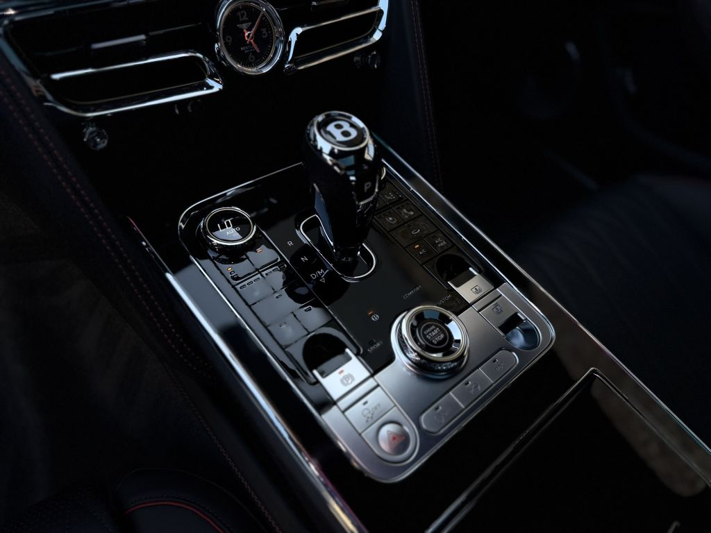 Photo 39 of this BENTLEY FLYING SPUR