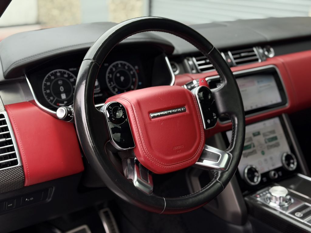 Photo 19 of this LAND ROVER RANGE ROVER