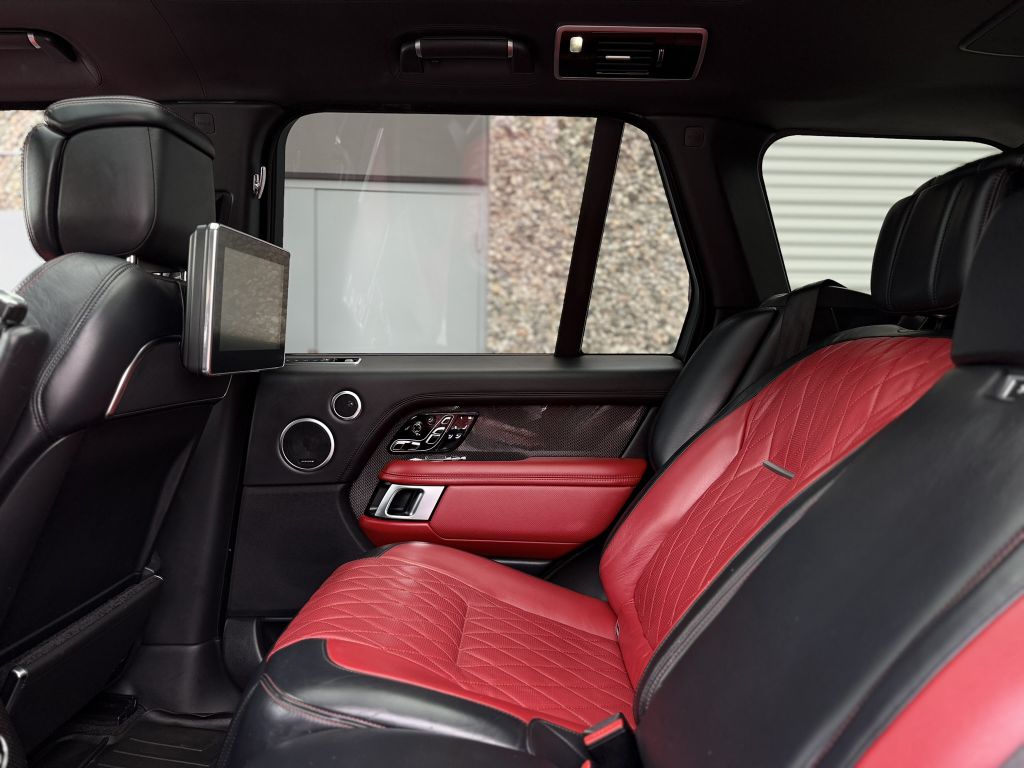 Photo 25 of this LAND ROVER RANGE ROVER