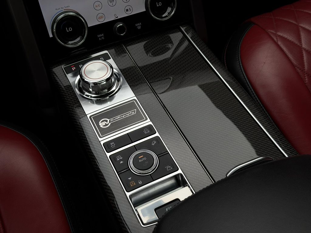 Photo 27 of this LAND ROVER RANGE ROVER