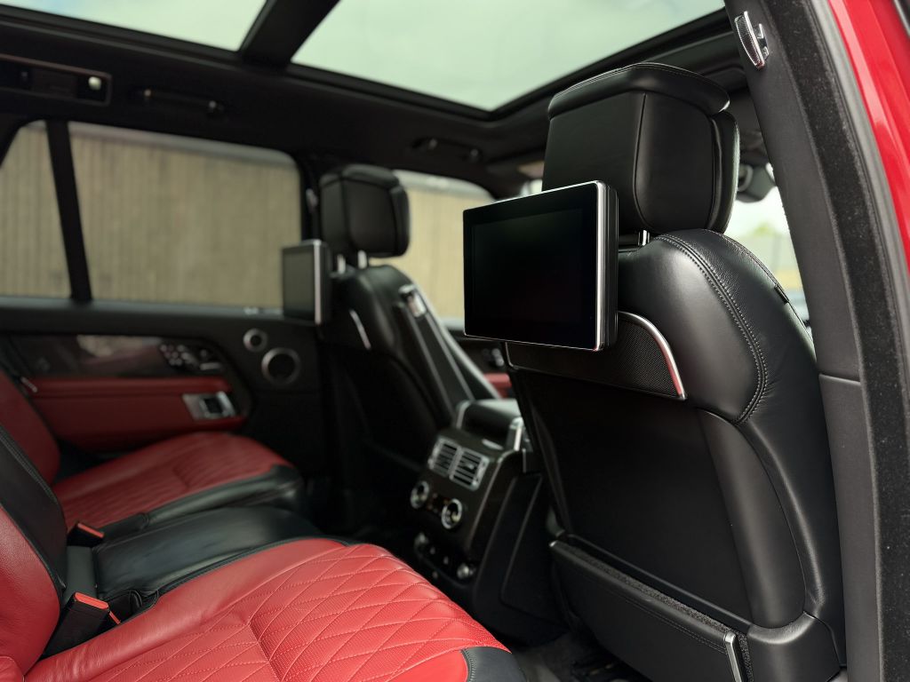 Photo 31 of this LAND ROVER RANGE ROVER