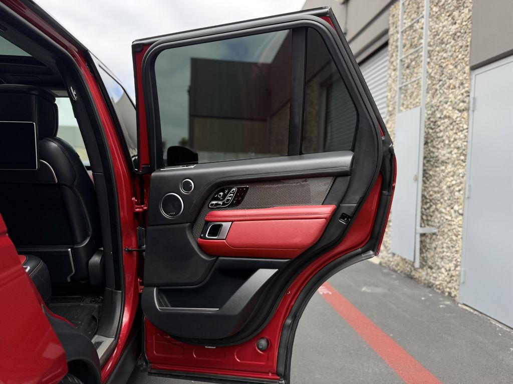 Photo 32 of this LAND ROVER RANGE ROVER
