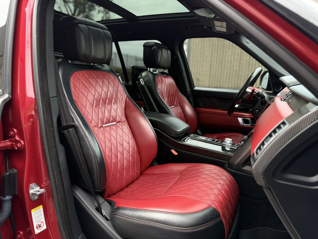 Photo 34 of this LAND ROVER RANGE ROVER